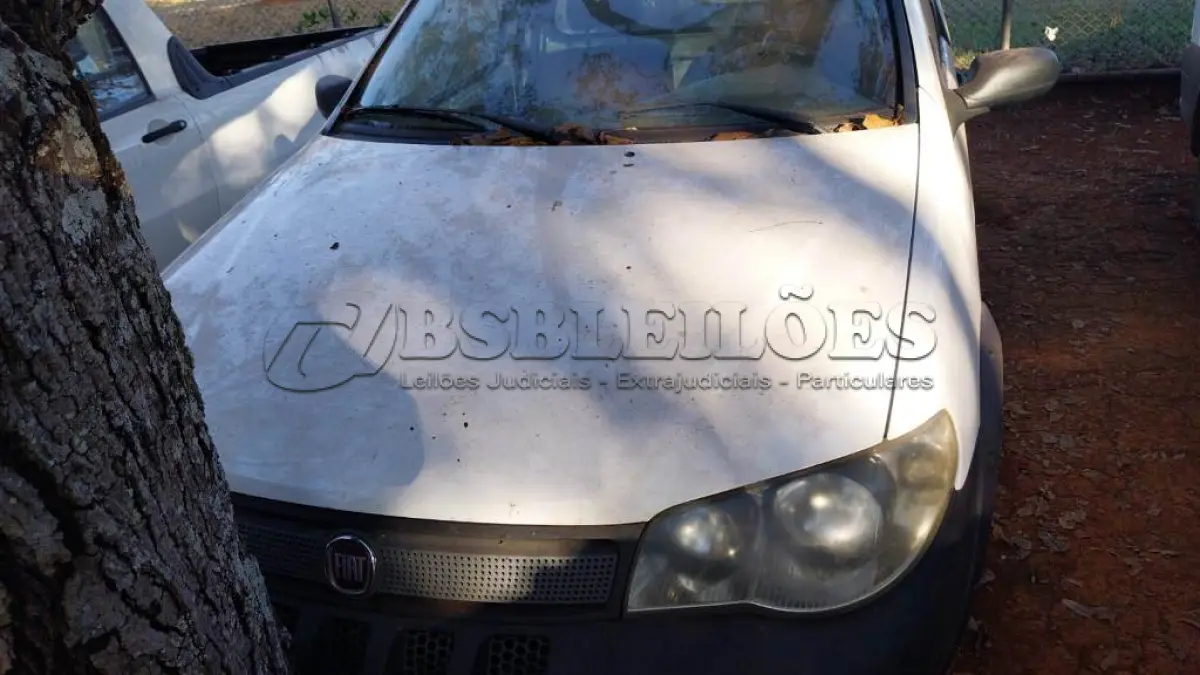 LOTE 022 - 01 FIAT STRADA PICK UP FIRE FLEX; PLACA: JIA-7697; ANO: 2009.  CHASSI: 9BD27803MA7180172, RENAVAM: 00158688236; (VEÍCULO VAZANDO LÍQUIDO DO SISTEMA DE ARREFECIMENTO). (NO ESTADO)