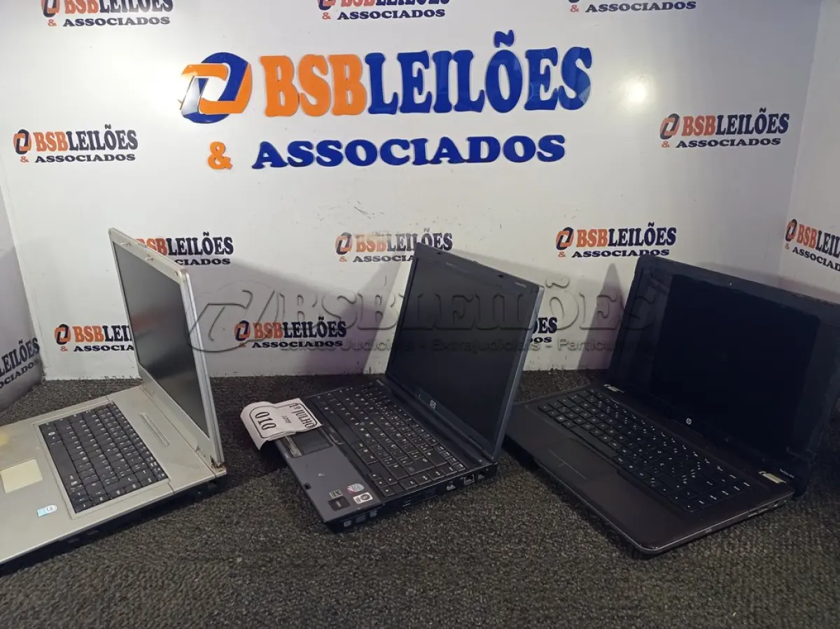 LOTE 010 - 03 NOTEBOOK'S PARA RETIRADA DE PEÇAS MARCAS E MODELOS DIVERSOS. (NO ESTADO) ATENÇÃO! FAZER A VISITAÇÃO ANTES DE ARREMATAR, NÃO SABEMOS SE FUNCIONA. LEILÃO NÃO TEM GARANTIA E NEM DEVOLUÇÃO, SUJEITO A POSSÍVEIS AVARIAS VISÍVEIS/OCULTAS E/OU AUSÊNCIA DE COMPONENTES.