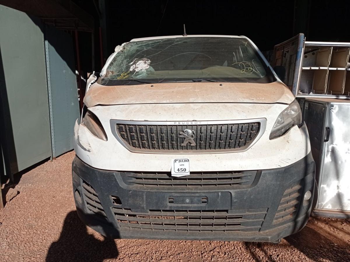01 PEUGEOT EXPERT 1.6 DIESEL 2021/2022 , VAN CARGO SINISTRADO CONSTA DÉBITO R$ 4.986,04 (MEDIA MONTA FAZER CSV POR CONTA DO ARREMATANTE VENDIDO NO ESTADO EM QUE SE ENCONTRA. EVENTUAL AUSÊNCIA OU DIVERGÊNCIA DE PECAS) (INTERNAS OU EXTERNAS) DO VEÍCULO, TAIS COMO ESCAPAMENTOS, CATALISADORES, SUSPENSÃO, CAMBIO, MOTOR, PARTE ELÉTRICA E DEMAIS COMPONENTES, A REGULARIZAÇÃO SERÁ POR CONTA DO ARREMATANTE SERVIÇO DE BAIXA MEDIA MONTA DEVE SER FEITO POR DESPACHANTE AUTORIZADO XAVANTECAR EM GOIÂNIA O MESMO DEVERÁ SER TRANSFERIDO INICIALMENTE PARA O COMITENTE COM AS DESPESAS DE SERVIÇOS E TAXAS DO DETRAN E DEMAIS POR CONTA DO ARREMATANTE. (NO ESTADO) ATENÇÃO! FAZER A VISITAÇÃO ANTES DE ARREMATAR, NÃO SABEMOS SE FUNCIONA. LEILÃO NÃO TEM GARANTIA E NEM DEVOLUÇÃO, SUJEITO A POSSÍVEIS AVARIAS VISÍVEIS/OCULTAS E/OU AUSÊNCIA DE COMPONENTES. (OBSERVAÇÃO, TODOS OS DÉBITOS SERÃO DE RESPONSABILIDADE DO ARREMATANTE.)