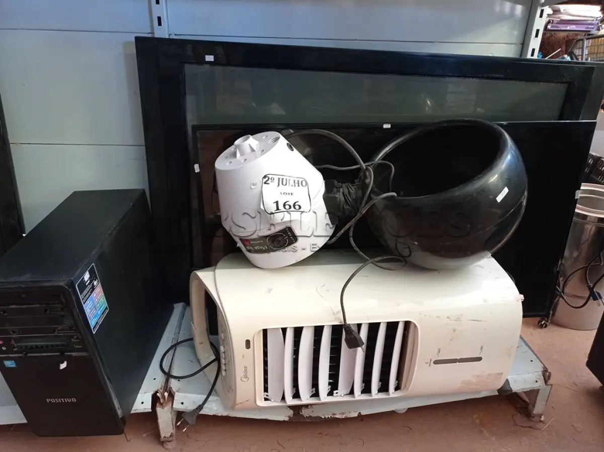 LOTE 166 - 02 TVS, 01SECADOR DE CABELO ,01 CPU E CLIMATIZADOR PARA RETIRADA DE PEÇAS .(NO ESTADO) ATENÇÃO! FAZER A VISITAÇÃO ANTES DE ARREMATAR, NÃO SABEMOS SE FUNCIONA. LEILÃO NÃO TEM GARANTIA E NEM DEVOLUÇÃO, SUJEITO A POSSÍVEIS AVARIAS VISÍVEIS/OCULTAS E/OU AUSÊNCIA DE COMPONENTES.