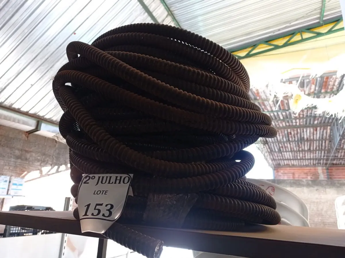 LOTE 153 - 03 ROLOS DE MANGUEIRA CONDUITE (NO ESTADO) ATENÇÃO! FAZER A VISITAÇÃO ANTES DE ARREMATAR, NÃO SABEMOS SE FUNCIONA. LEILÃO NÃO TEM GARANTIA E NEM DEVOLUÇÃO, SUJEITO A POSSÍVEIS AVARIAS VISÍVEIS/OCULTAS E/OU AUSÊNCIA DE COMPONENTES.