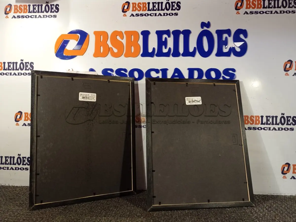 LOTE 208 - 02 QUADROS PARA FOTOGRAFIA (NO ESTADO) ATENÇÃO! FAZER A VISITAÇÃO ANTES DE ARREMATAR, NÃO SABEMOS SE FUNCIONA. LEILÃO NÃO TEM GARANTIA E NEM DEVOLUÇÃO, SUJEITO A POSSÍVEIS AVARIAS VISÍVEIS/OCULTAS E/OU AUSÊNCIA DE COMPONENTES.