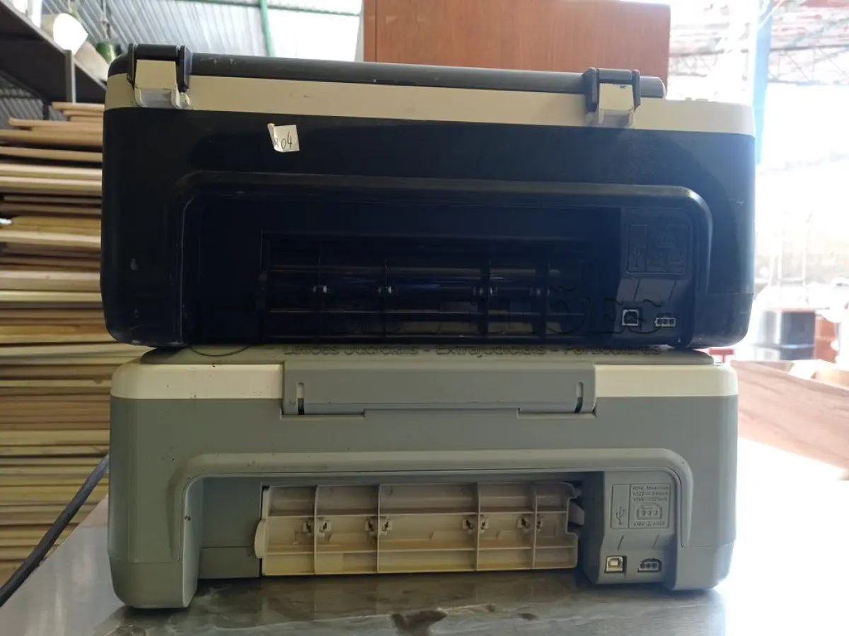 LOTE 391 - 02 IMPRESSORAS HP DESKJET E 01 MACA PARA MASSAGEM (NO ESTADO) ATENÇÃO! FAZER A VISITAÇÃO ANTES DE ARREMATAR, NÃO SABEMOS SE FUNCIONA. LEILÃO NÃO TEM GARANTIA E NEM DEVOLUÇÃO, SUJEITO A POSSÍVEIS AVARIAS VISÍVEIS/OCULTAS E/OU AUSÊNCIA DE COMPONENTES.