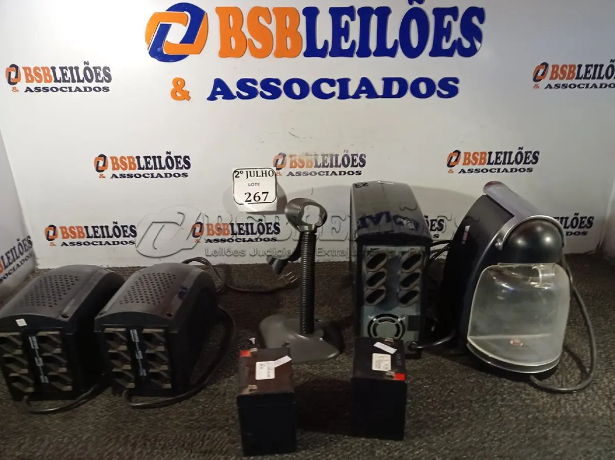 LOTE 267 - 03 NOBREAK ,01 CAFETEIRA 110V NESPRESS E 02 BATERIAS (NO ESTADO) ATENÇÃO! FAZER A VISITAÇÃO ANTES DE ARREMATAR, NÃO SABEMOS SE FUNCIONA. LEILÃO NÃO TEM GARANTIA E NEM DEVOLUÇÃO, SUJEITO A POSSÍVEIS AVARIAS VISÍVEIS/OCULTAS E/OU AUSÊNCIA DE COMPONENTES.