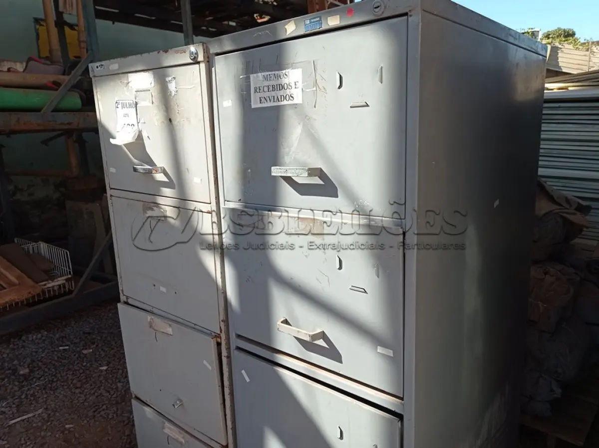 LOTE 198 - 02 ARQUIVOS EM AÇO INCOMPLETOS (NO ESTADO) ATENÇÃO! FAZER A VISITAÇÃO ANTES DE ARREMATAR, NÃO SABEMOS SE FUNCIONA. LEILÃO NÃO TEM GARANTIA E NEM DEVOLUÇÃO, SUJEITO A POSSÍVEIS AVARIAS VISÍVEIS/OCULTAS E/OU AUSÊNCIA DE COMPONENTES.