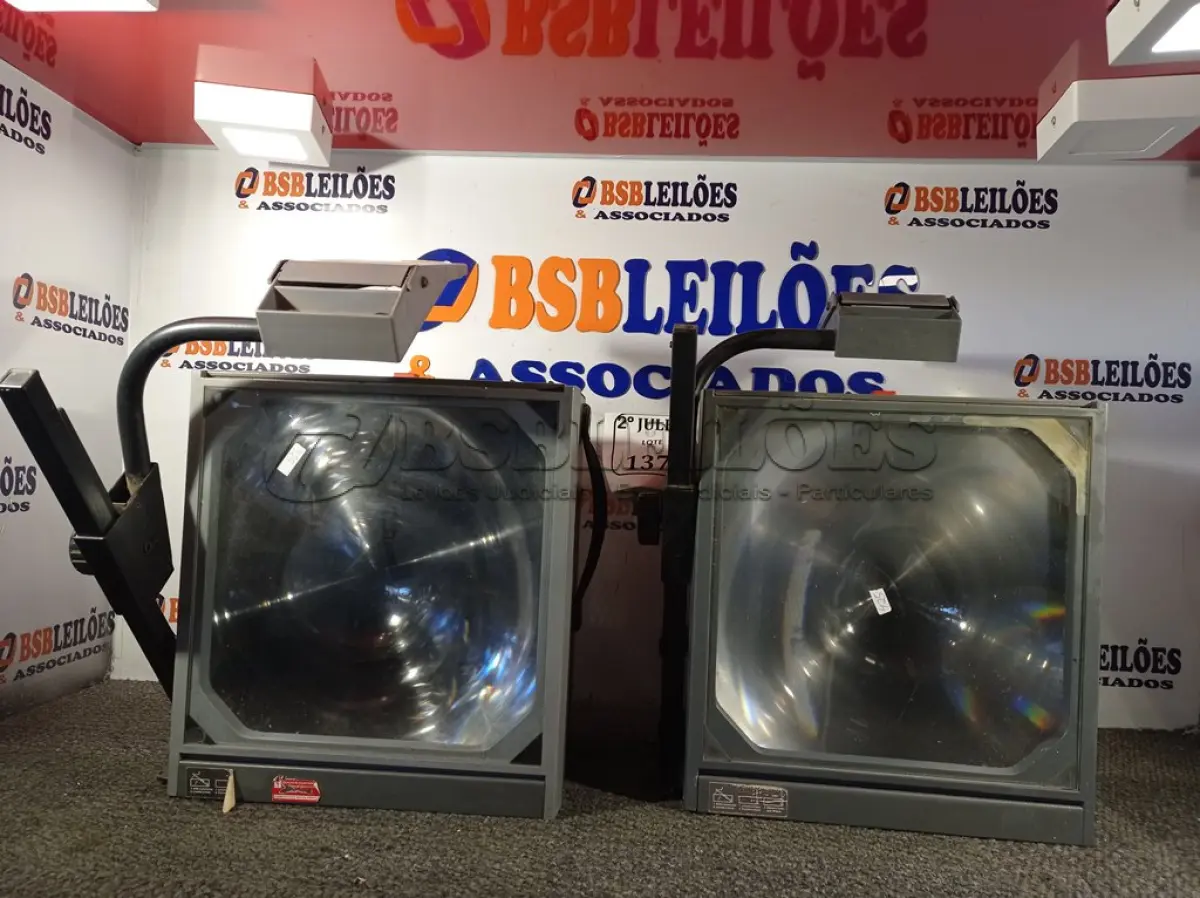 LOTE 137 - 02 RETROPROJETORES MARCA TES .(NO ESTADO) ATENÇÃO! FAZER A VISITAÇÃO ANTES DE ARREMATAR, NÃO SABEMOS SE FUNCIONA. LEILÃO NÃO TEM GARANTIA E NEM DEVOLUÇÃO, SUJEITO A POSSÍVEIS AVARIAS VISÍVEIS/OCULTAS E/OU AUSÊNCIA DE COMPONENTES.
