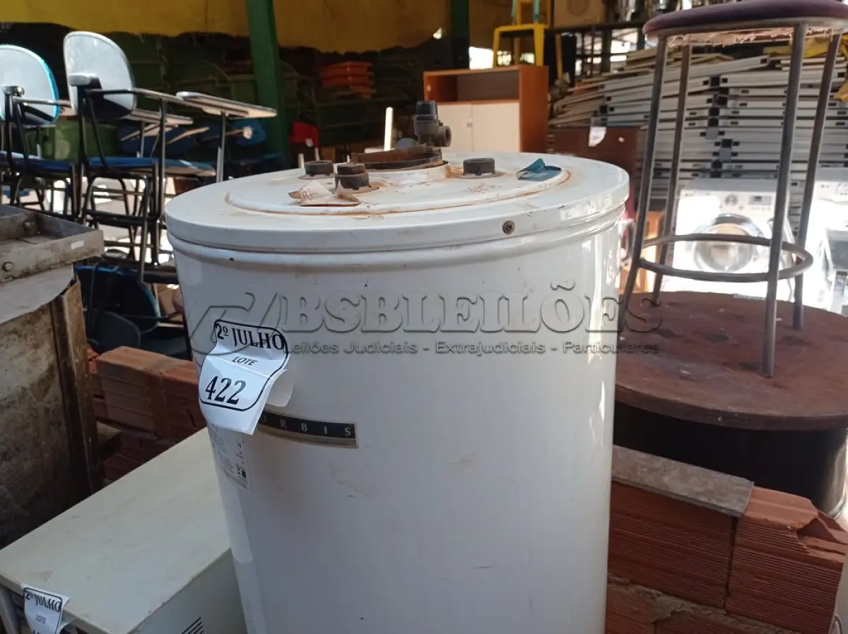LOTE 422 - 01 AQUECEDOR BOILER  (NO ESTADO) ATENÇÃO! FAZER A VISITAÇÃO ANTES DE ARREMATAR, NÃO SABEMOS SE FUNCIONA. LEILÃO NÃO TEM GARANTIA E NEM DEVOLUÇÃO, SUJEITO A POSSÍVEIS AVARIAS VISÍVEIS/OCULTAS E/OU AUSÊNCIA DE COMPONENTES.