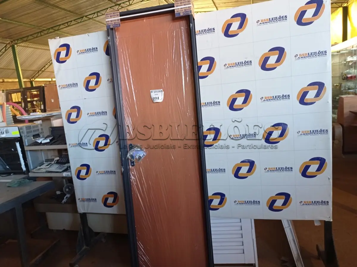 LOTE 094 - 6.190 - PORTA MOGNO 065X215 DIR REQ12 - HAIALA NOVO. (NO ESTADO)