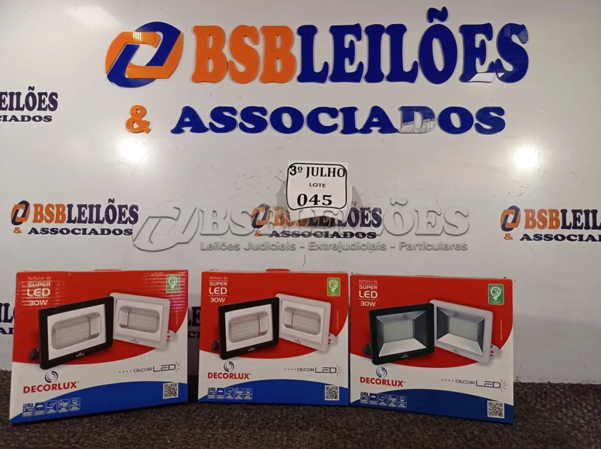 LOTE 045 - 03 REFLETORES DECORLED SUPERLED 220V 30W LUZ BRANCA PT DECORLUX NOVO. (NO ESTADO)