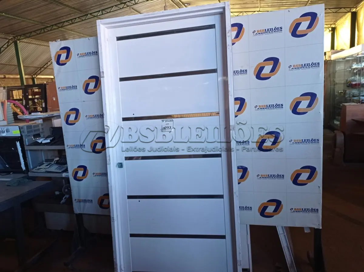 LOTE 093 - 4.555 - PORTA LAMBRI APD BRANCA 100X216 DIR REQ12 HAIALA NOVO. (NO ESTADO)
