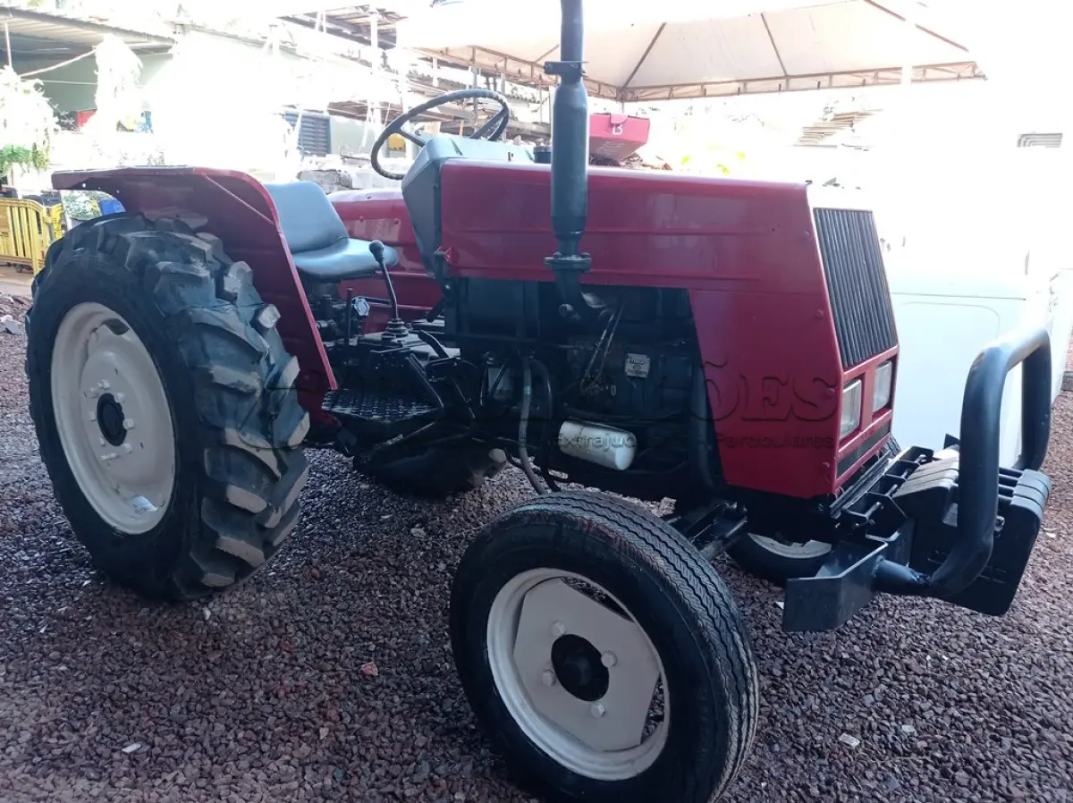 LOTE 454 - 01 MICRO TRATOR.YANMAR, 1030 HORAS, ANO 1996 (NO ESTADO) ATENÇÃO! FAZER A VISITAÇÃO ANTES DE ARREMATAR, NÃO SABEMOS SE FUNCIONA. LEILÃO NÃO TEM GARANTIA E NEM DEVOLUÇÃO, SUJEITO A POSSÍVEIS AVARIAS VISÍVEIS/OCULTAS E/OU AUSÊNCIA DE COMPONENTES.
