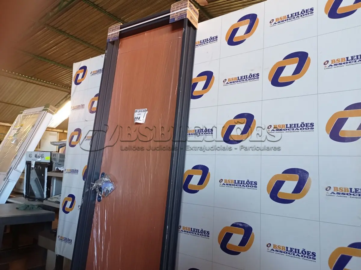 LOTE 094 - 6.190 - PORTA MOGNO 065X215 DIR REQ12 - HAIALA NOVO. (NO ESTADO)
