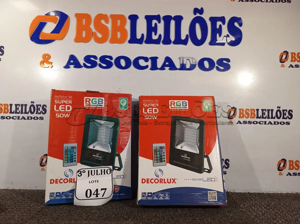 LOTE 047 - 02 REFLETORES DECORLED SUPERLED 220V 50W RGB PT – DECORLUX NOVO. (NO ESTADO)