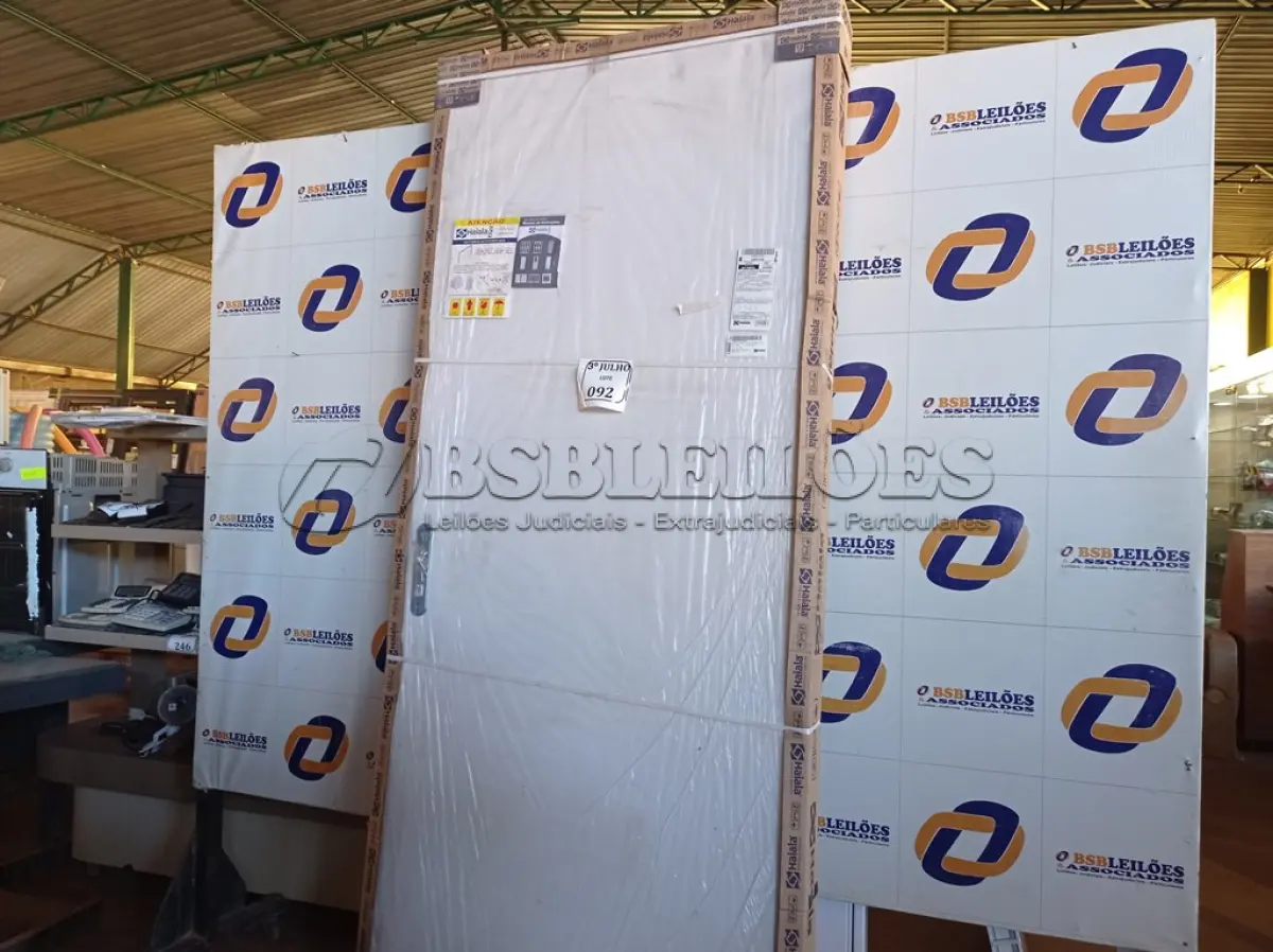 LOTE 092 - 5.564 - PORTA DURAPLAC BRANCA APD 085X215 ESQ REQ12 - HAIALA NOVO. (NO ESTADO)
