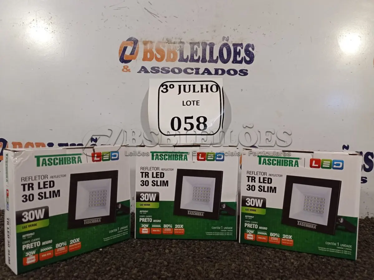 LOTE 058 - 03 REFLETORES TR LED 30W SLIM VERDE PRETO - TASHIBRA NOVO. (NO ESTADO)