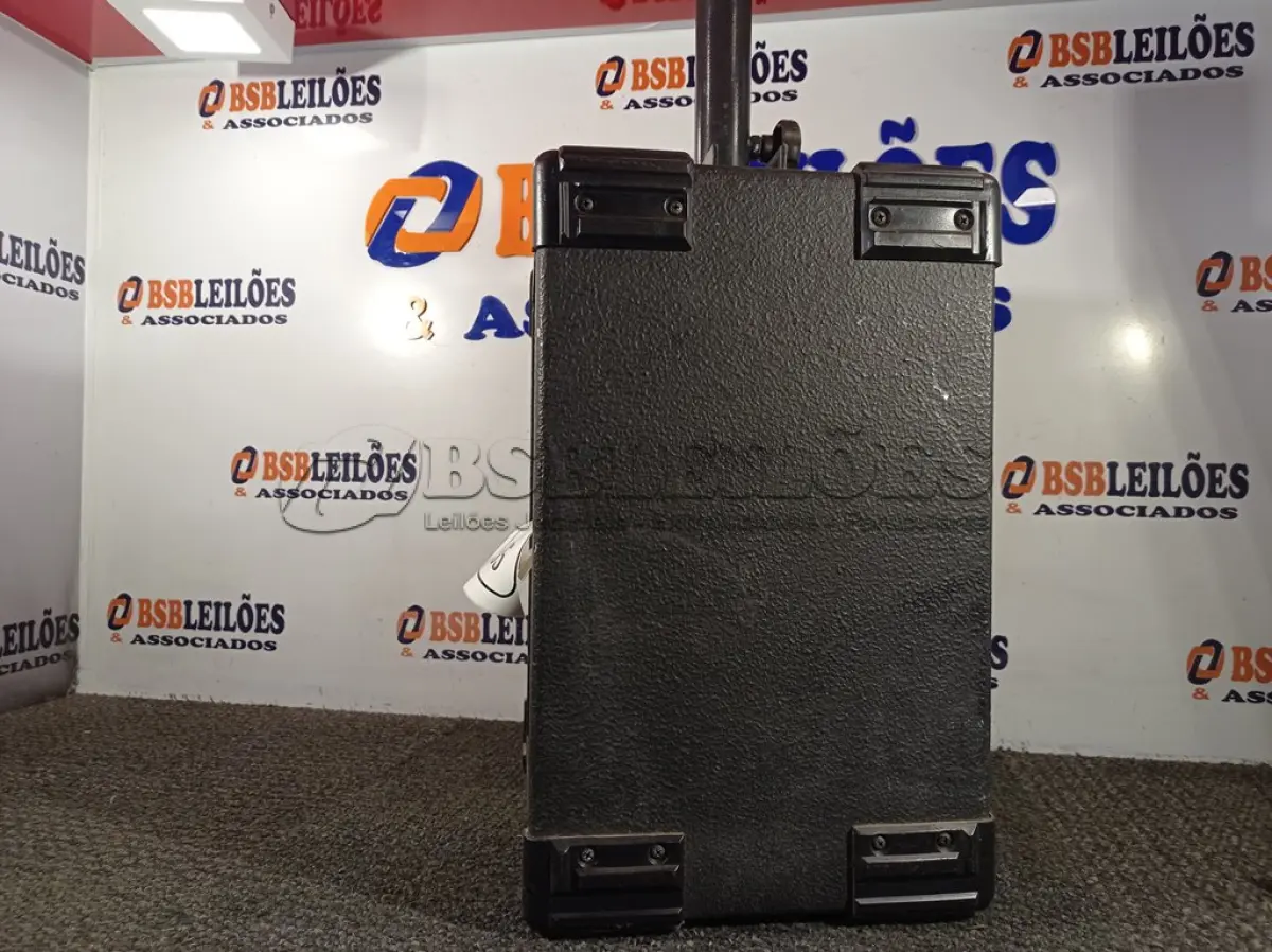 LOTE 055 - 01 CAIXA DE SOM PASSIVA PARA PEDESTAL. (NO ESTADO) ATENÇÃO! FAZER A VISITAÇÃO ANTES DE ARREMATAR, NÃO SABEMOS SE FUNCIONA. LEILÃO NÃO TEM GARANTIA E NEM DEVOLUÇÃO, SUJEITO A POSSÍVEIS AVARIAS VISÍVEIS/OCULTAS E/OU AUSÊNCIA DE COMPONENTES.