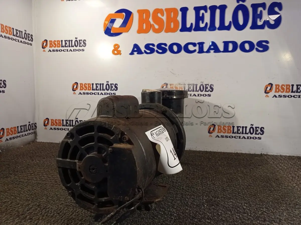 LOTE 149 - 01 BOMBA PARA PISCINA (NO ESTADO) ATENÇÃO! FAZER A VISITAÇÃO ANTES DE ARREMATAR, NÃO SABEMOS SE FUNCIONA. LEILÃO NÃO TEM GARANTIA E NEM DEVOLUÇÃO, SUJEITO A POSSÍVEIS AVARIAS VISÍVEIS/OCULTAS E/OU AUSÊNCIA DE COMPONENTES.