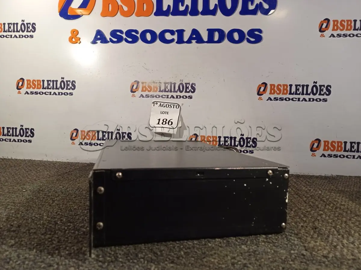 LOTE 186 - 01 NOBREAK PARA RACK. (NO ESTADO) ATENÇÃO! FAZER A VISITAÇÃO ANTES DE ARREMATAR, NÃO SABEMOS SE FUNCIONA. LEILÃO NÃO TEM GARANTIA E NEM DEVOLUÇÃO, SUJEITO A POSSÍVEIS AVARIAS VISÍVEIS/OCULTAS E/OU AUSÊNCIA DE COMPONENTES.