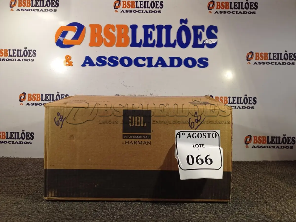LOTE 066 - 01 ALTO FALANTE HARMAN. (NO ESTADO) ATENÇÃO! FAZER A VISITAÇÃO ANTES DE ARREMATAR, NÃO SABEMOS SE FUNCIONA. LEILÃO NÃO TEM GARANTIA E NEM DEVOLUÇÃO, SUJEITO A POSSÍVEIS AVARIAS VISÍVEIS/OCULTAS E/OU AUSÊNCIA DE COMPONENTES.