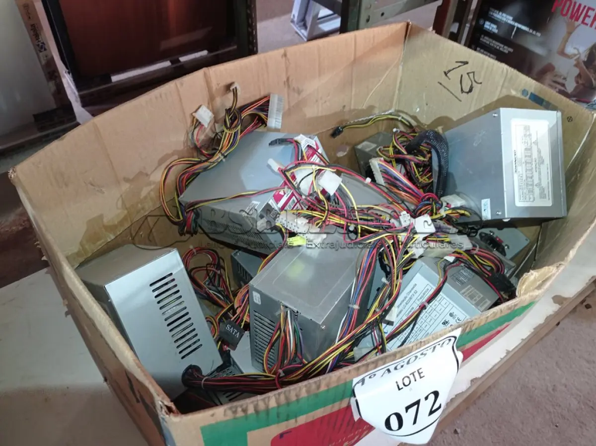 LOTE 072 - 01 LOTE COM APROXIMADAMENTE 15 FONTES DIVERSAS PARA COMPUTADOR. (NO ESTADO) ATENÇÃO! FAZER A VISITAÇÃO ANTES DE ARREMATAR, NÃO SABEMOS SE FUNCIONA. LEILÃO NÃO TEM GARANTIA E NEM DEVOLUÇÃO, SUJEITO A POSSÍVEIS AVARIAS VISÍVEIS/OCULTAS E/OU AUSÊNCIA DE COMPONENTES.