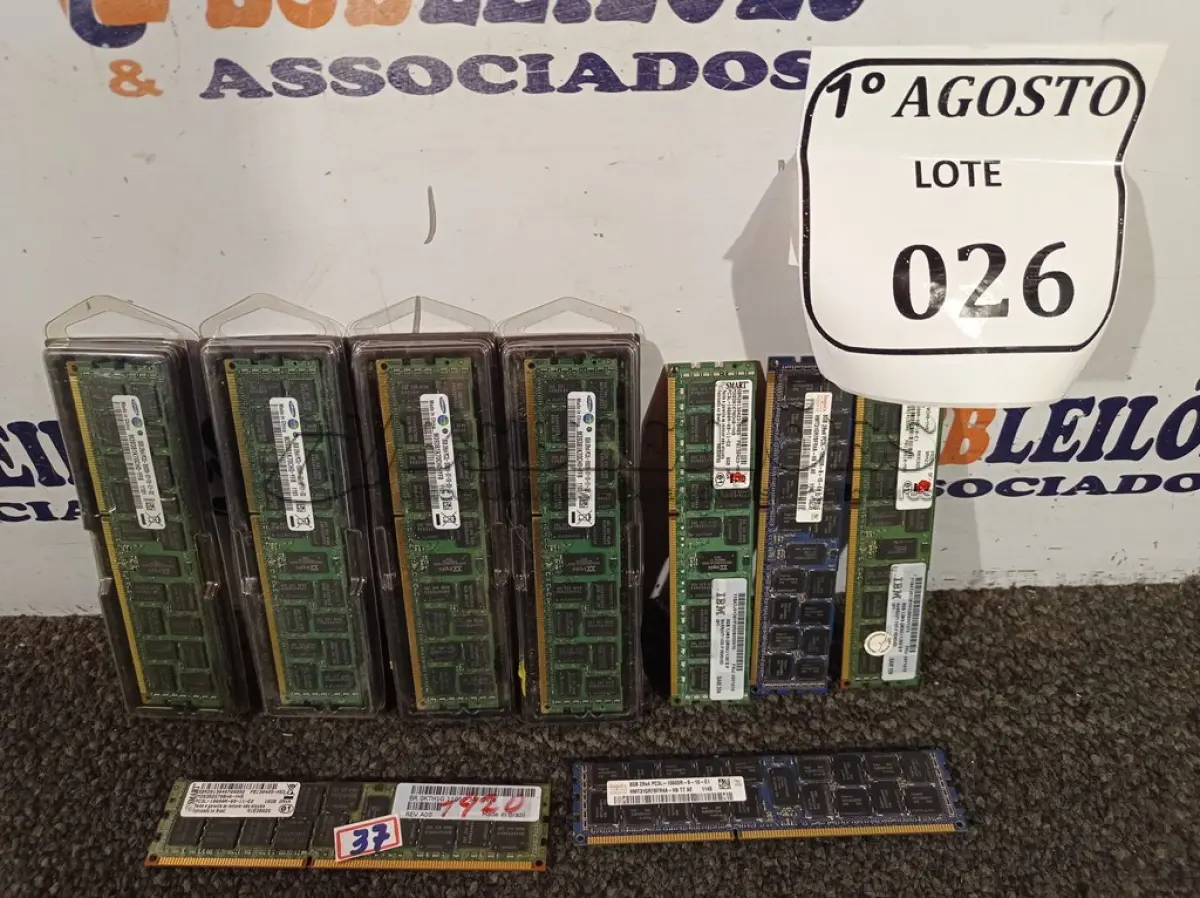 LOTE 026 - 09 PENTES DE MEMÓRIA PARA SERVIDOR, SENDO 01 DE16GB E 08 DE 8GB. (NO ESTADO) ATENÇÃO! FAZER A VISITAÇÃO ANTES DE ARREMATAR, NÃO SABEMOS SE FUNCIONA. LEILÃO NÃO TEM GARANTIA E NEM DEVOLUÇÃO, SUJEITO A POSSÍVEIS AVARIAS VISÍVEIS/OCULTAS E/OU AUSÊNCIA DE COMPONENTES.