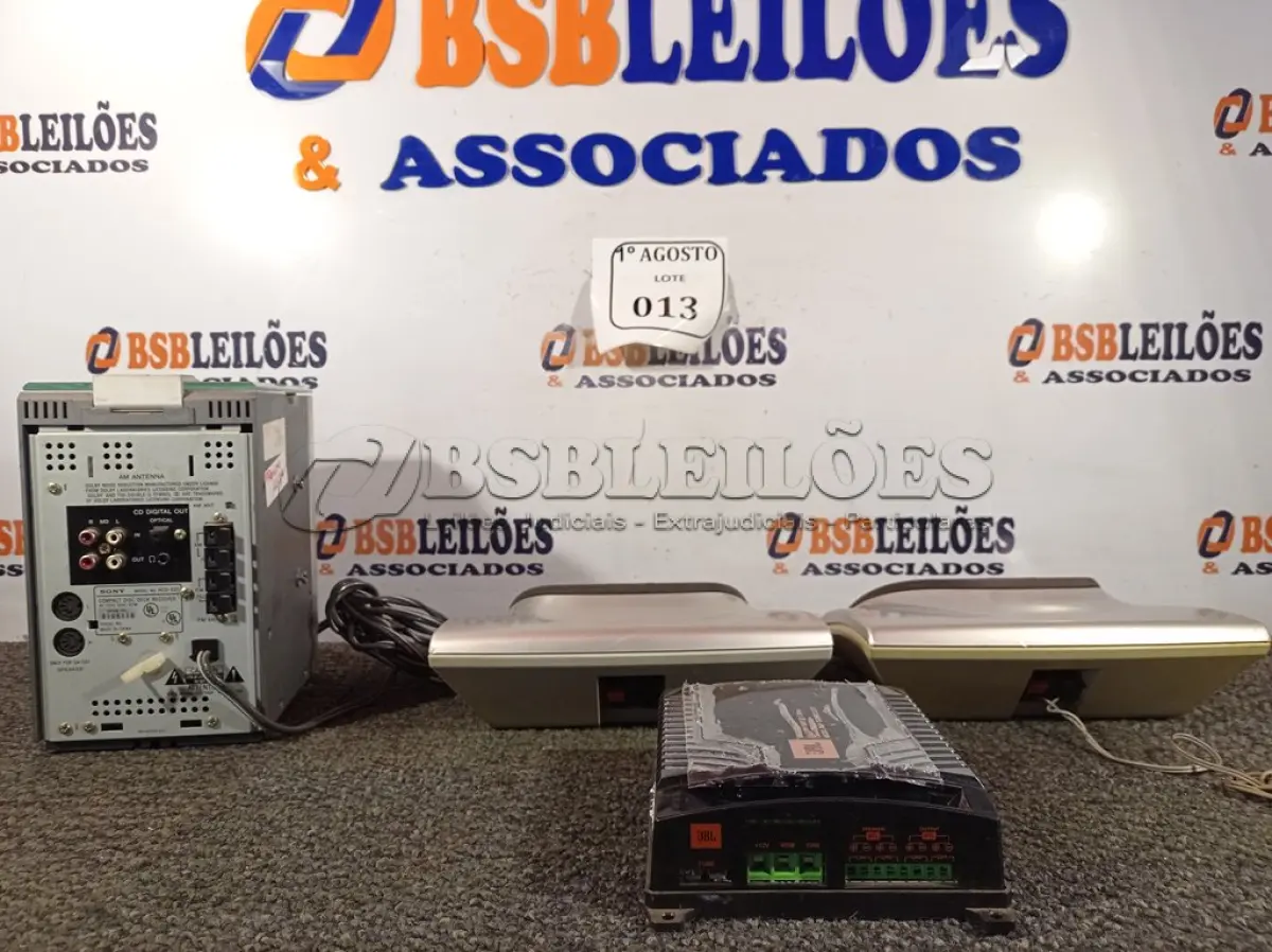 LOTE 013 - 01 APARELHO DE SOM COM 02 CAIXAS MARCA SONY E 01 FONTE DIGITAL (NO ESTADO) ATENÇÃO! FAZER A VISITAÇÃO ANTES DE ARREMATAR, NÃO SABEMOS SE FUNCIONA. LEILÃO NÃO TEM GARANTIA E NEM DEVOLUÇÃO, SUJEITO A POSSÍVEIS AVARIAS VISÍVEIS/OCULTAS E/OU AUSÊNCIA DE COMPONENTES.
