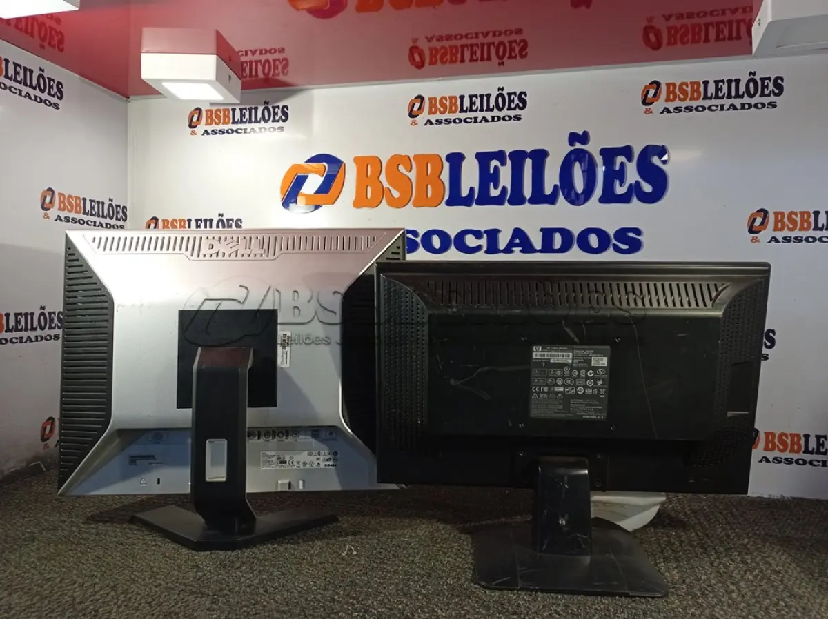 LOTE 152 - 02 MONITORES. (NO ESTADO) ATENÇÃO! FAZER A VISITAÇÃO ANTES DE ARREMATAR, NÃO SABEMOS SE FUNCIONA. LEILÃO NÃO TEM GARANTIA E NEM DEVOLUÇÃO, SUJEITO A POSSÍVEIS AVARIAS VISÍVEIS/OCULTAS E/OU AUSÊNCIA DE COMPONENTES.