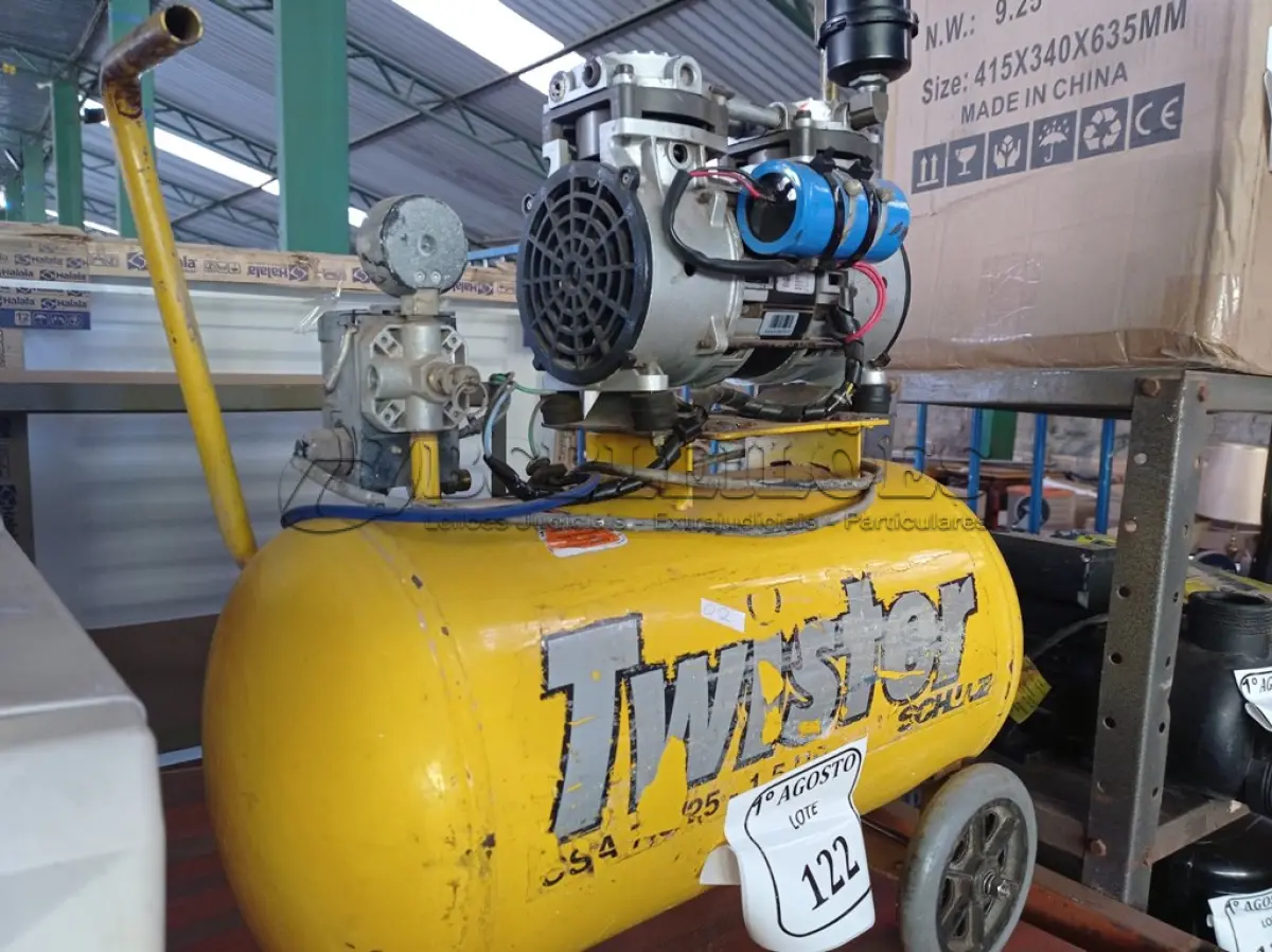 LOTE 122 - 01 COMPRESSOR AMARELO MARCA TWISTER SCHULZ. (NO ESTADO) ATENÇÃO! FAZER A VISITAÇÃO ANTES DE ARREMATAR, NÃO SABEMOS SE FUNCIONA. LEILÃO NÃO TEM GARANTIA E NEM DEVOLUÇÃO, SUJEITO A POSSÍVEIS AVARIAS VISÍVEIS/OCULTAS E/OU AUSÊNCIA DE COMPONENTES.