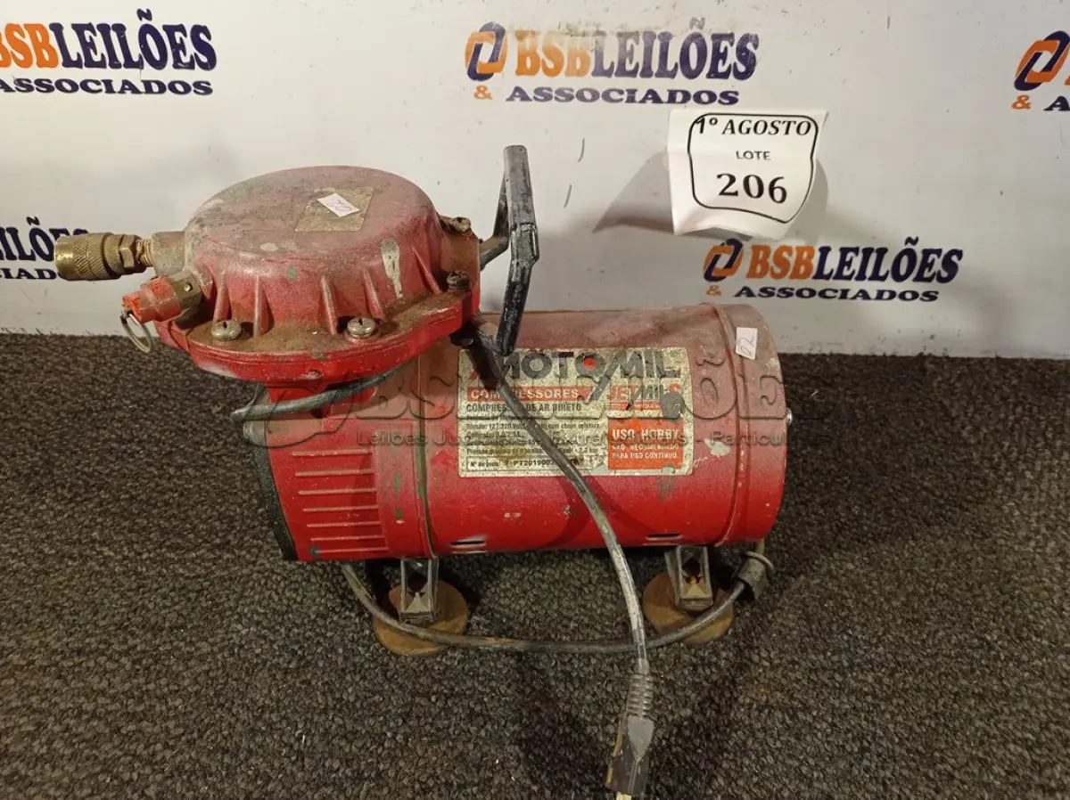 LOTE 206 - 01 COMPRESSOR DE AR DIRETO. (NO ESTADO) ATENÇÃO! FAZER A VISITAÇÃO ANTES DE ARREMATAR, NÃO SABEMOS SE FUNCIONA. LEILÃO NÃO TEM GARANTIA E NEM DEVOLUÇÃO, SUJEITO A POSSÍVEIS AVARIAS VISÍVEIS/OCULTAS E/OU AUSÊNCIA DE COMPONENTES.