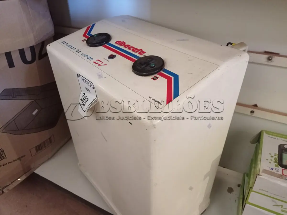 LOTE 202 - 01 SAUNA A VAPOR ALBACETE 380 VOLTS (NO ESTADO) ATENÇÃO! FAZER A VISITAÇÃO ANTES DE ARREMATAR, NÃO SABEMOS SE FUNCIONA. LEILÃO NÃO TEM GARANTIA E NEM DEVOLUÇÃO, SUJEITO A POSSÍVEIS AVARIAS VISÍVEIS/OCULTAS E/OU AUSÊNCIA DE COMPONENTES.