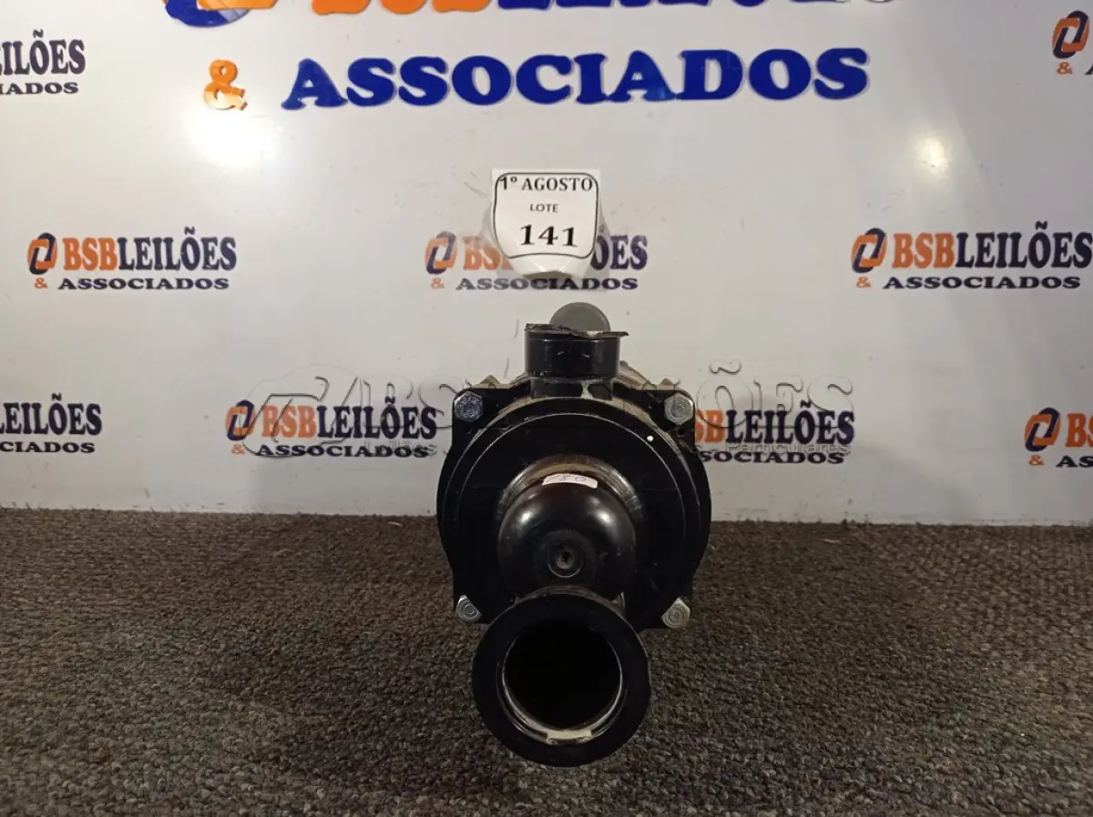 LOTE 141 - 01 BOMBA D’ÁGUA (NO ESTADO) ATENÇÃO! FAZER A VISITAÇÃO ANTES DE ARREMATAR, NÃO SABEMOS SE FUNCIONA. LEILÃO NÃO TEM GARANTIA E NEM DEVOLUÇÃO, SUJEITO A POSSÍVEIS AVARIAS VISÍVEIS/OCULTAS E/OU AUSÊNCIA DE COMPONENTES.