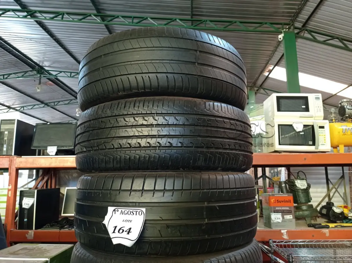 LOTE 164 - 05 PNEUS MEIA -VIDA 215/55/17 (NO ESTADO) ATENÇÃO! FAZER A VISITAÇÃO ANTES DE ARREMATAR, NÃO SABEMOS SE FUNCIONA. LEILÃO NÃO TEM GARANTIA E NEM DEVOLUÇÃO, SUJEITO A POSSÍVEIS AVARIAS VISÍVEIS/OCULTAS E/OU AUSÊNCIA DE COMPONENTES.