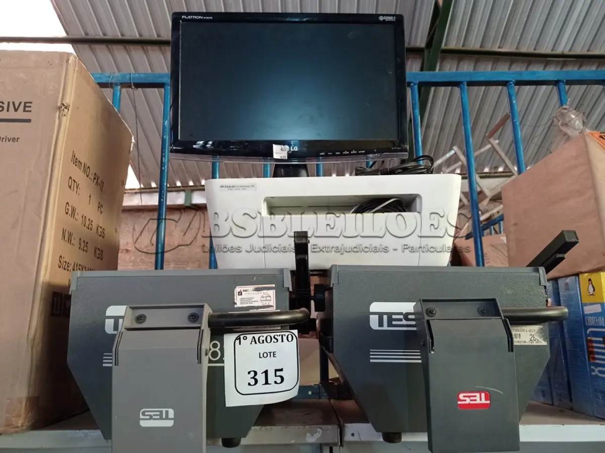 LOTE 315 - 01 IMPRESSORA HP DESCKJET 2136 COM FONTE, 01 MONITOR LG 19”, 02 RETROPROJETORES MARCA TES. (NO ESTADO) ATENÇÃO! FAZER A VISITAÇÃO ANTES DE ARREMATAR, NÃO SABEMOS SE FUNCIONA. LEILÃO NÃO TEM GARANTIA E NEM DEVOLUÇÃO, SUJEITO A POSSÍVEIS AVARIAS VISÍVEIS/OCULTAS E/OU AUSÊNCIA DE COMPONENTES.