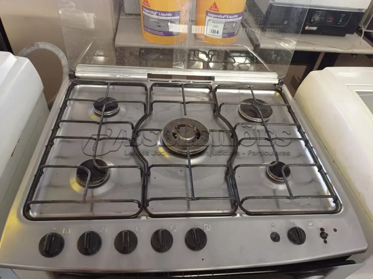 LOTE 462 - 01 FOGÃO ELECTROLUX 05 BOCAS.  (NO ESTADO) ATENÇÃO! FAZER A VISITAÇÃO ANTES DE ARREMATAR, NÃO SABEMOS SE FUNCIONA. LEILÃO NÃO TEM GARANTIA E NEM DEVOLUÇÃO, SUJEITO A POSSÍVEIS AVARIAS VISÍVEIS/OCULTAS E/OU AUSÊNCIA DE COMPONENTES.