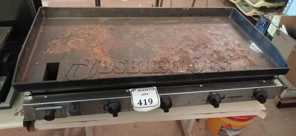 LOTE 419 - 01 CHAPA A GÁS VENÂNCIO. (NO ESTADO) ATENÇÃO! FAZER A VISITAÇÃO ANTES DE ARREMATAR, NÃO SABEMOS SE FUNCIONA. LEILÃO NÃO TEM GARANTIA E NEM DEVOLUÇÃO, SUJEITO A POSSÍVEIS AVARIAS VISÍVEIS/OCULTAS E/OU AUSÊNCIA DE COMPONENTES.