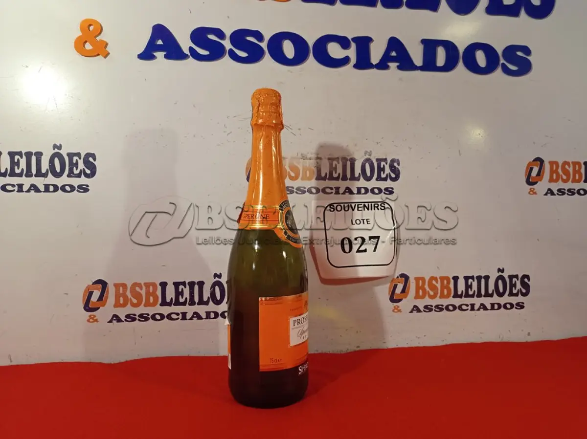 LOTE 027 -  01 GARRAFA DE ESPUMANTE SPERONE PROSECCO BRUT 75CL LACRADO. (NO ESTADO EM QUE SE ENCONTRA) ATENÇÃO! FAZER A VISITAÇÃO ANTES DE ARREMATAR, NÃO SABEMOS SE FUNCIONA. LEILÃO NÃO TEM GARANTIA E NEM DEVOLUÇÃO, SUJEITO A POSSÍVEIS AVARIAS VISÍVEIS/OCULTAS E/OU AUSÊNCIA DE COMPONENTES.  