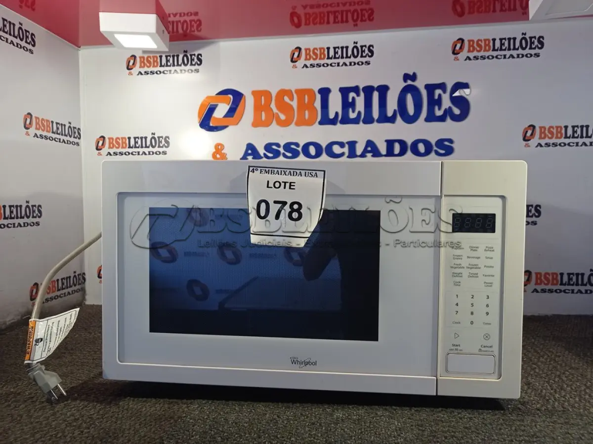 LOTE 078 - 01 MICRO-ONDAS COM PRATO WHIRLPOOL 115V. (NO ESTADO EM QUE SE ENCONTRA. SUJEITO A AVARIAS OCULTAS/VISÍVEIS.) BF8646P