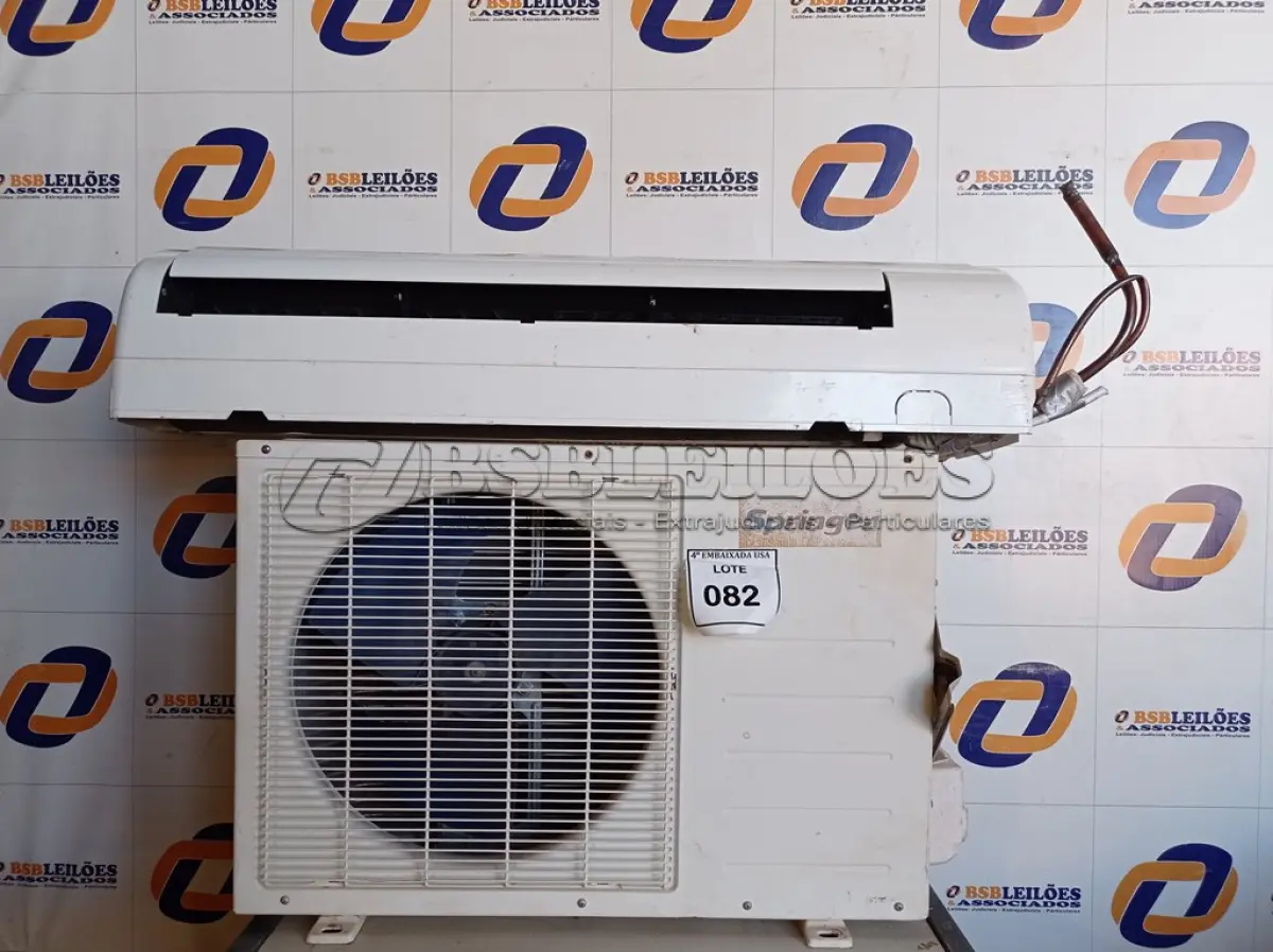 LOTE 082 - 01 AR-CONDICIONADO SPRINGER 12000BTUS SEM CONTROLE (AIR CONDITIONER). (NO ESTADO EM QUE SE ENCONTRA. SUJEITO A AVARIAS OCULTAS/VISÍVEIS.) AV9332H