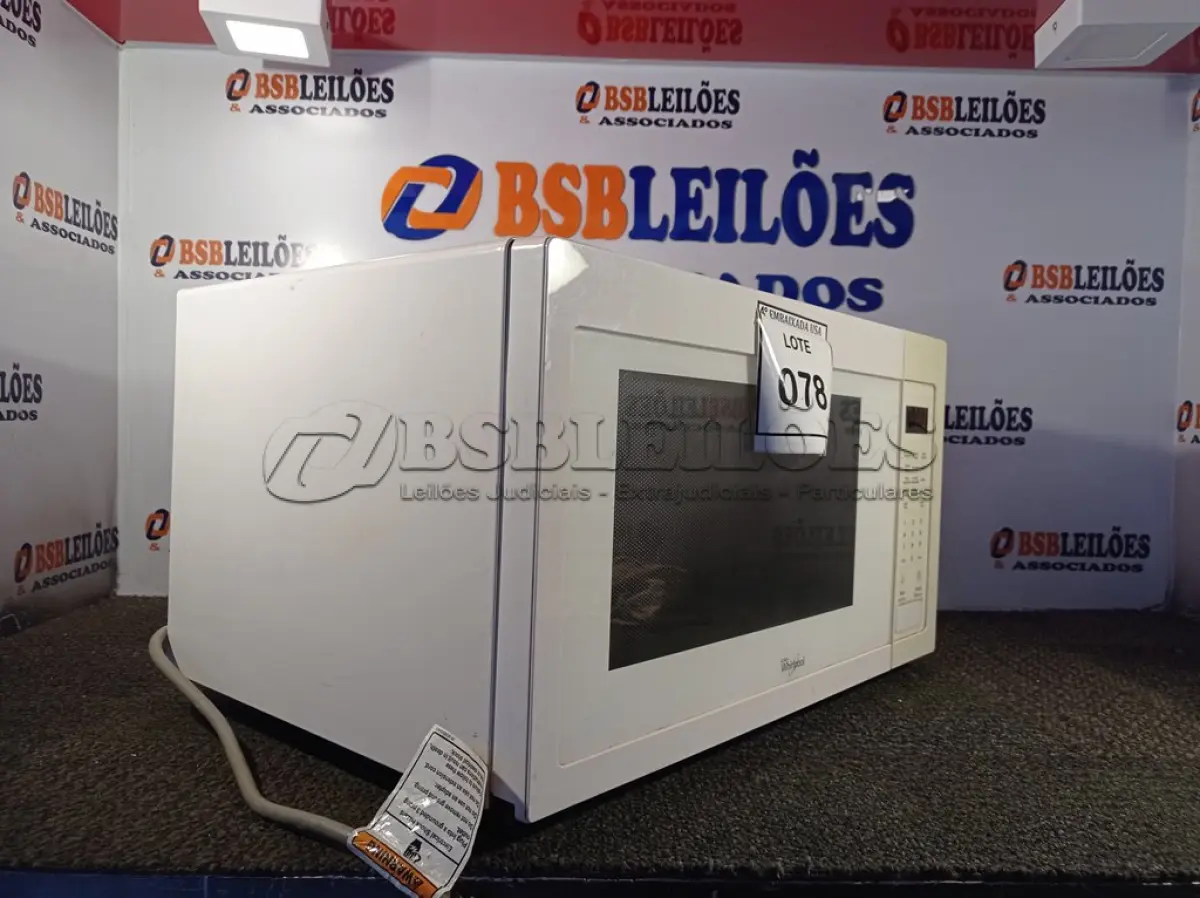 LOTE 078 - 01 MICRO-ONDAS COM PRATO WHIRLPOOL 115V. (NO ESTADO EM QUE SE ENCONTRA. SUJEITO A AVARIAS OCULTAS/VISÍVEIS.) BF8646P