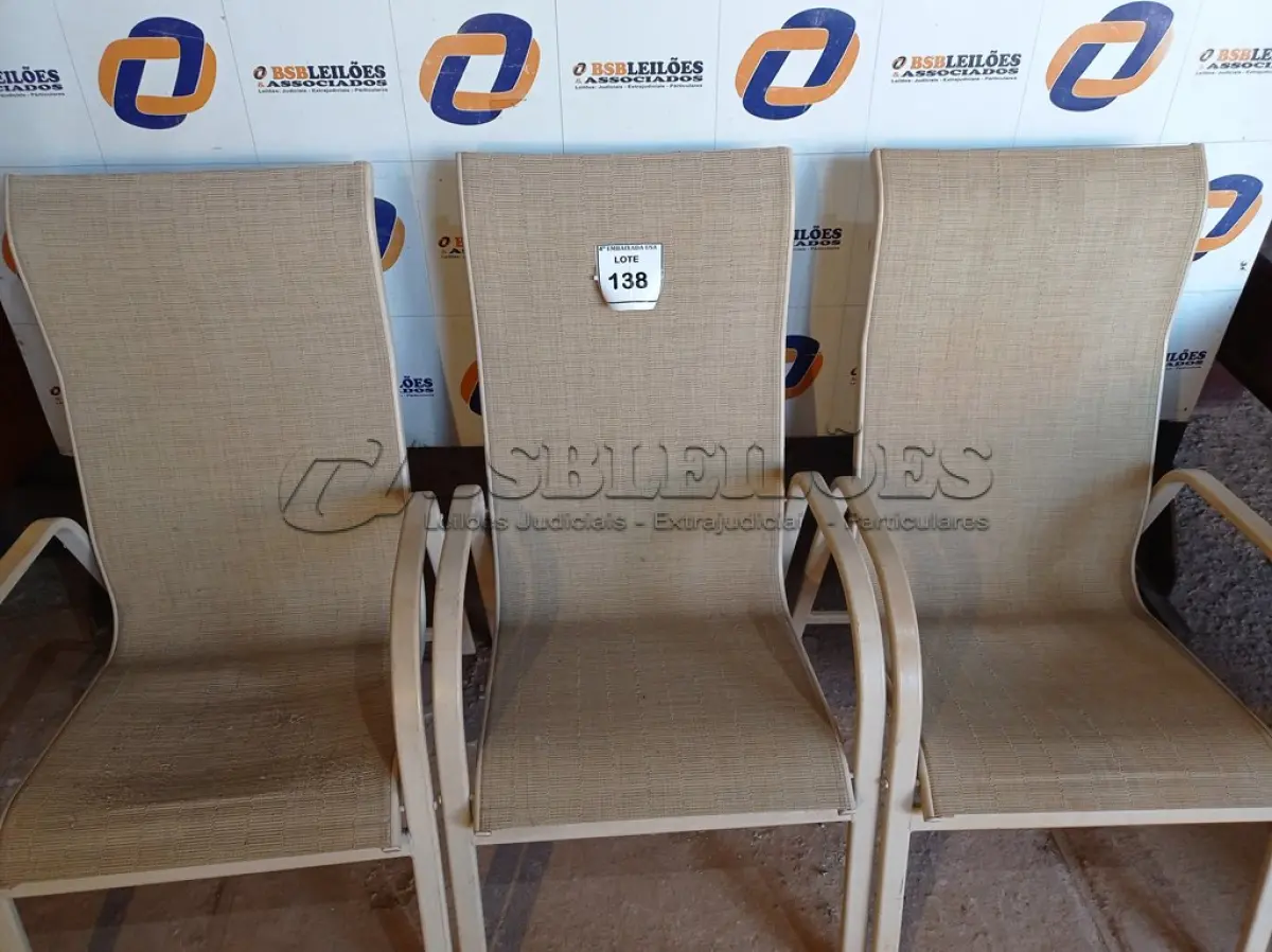 LOTE 138 - 03 CADEIRAS EM ALUMÍNIO PARA PISCINA (CHAIR). (NO ESTADO EM QUE SE ENCONTRA. SUJEITO A AVARIAS OCULTAS/VISÍVEIS.) AV9821V, AV9588K, AV9588L