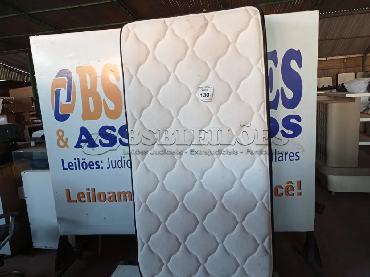 LOTE 130 - 01 COLCHÃO DE SOLTEIRO (TWIN MATTRESS). (NO ESTADO EM QUE SE ENCONTRA. SUJEITO A AVARIAS OCULTAS/VISÍVEIS.) AU1869C