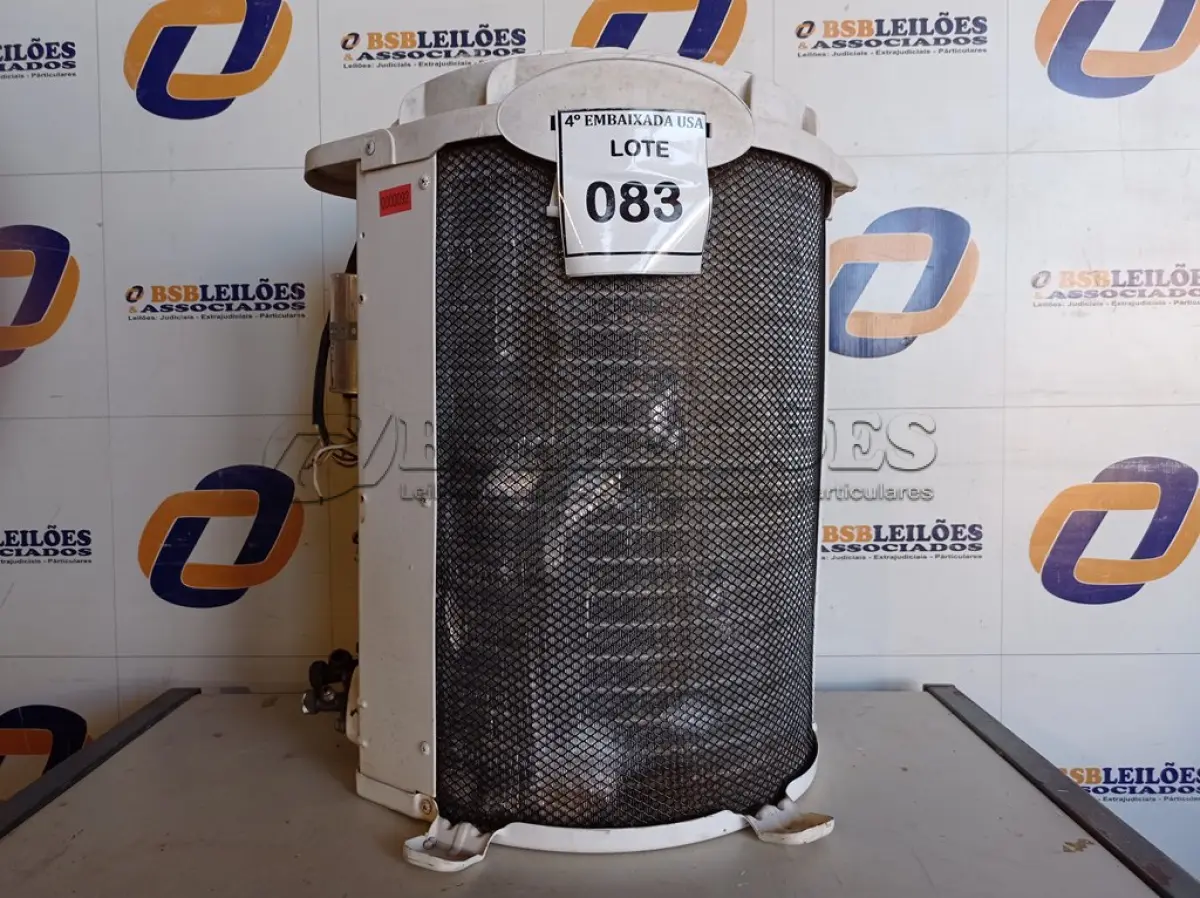 LOTE 083 - 01 CONDENSADORA DE AR (CONDENSATORS). (NO ESTADO EM QUE SE ENCONTRA. SUJEITO A AVARIAS OCULTAS/VISÍVEIS.) 0000092