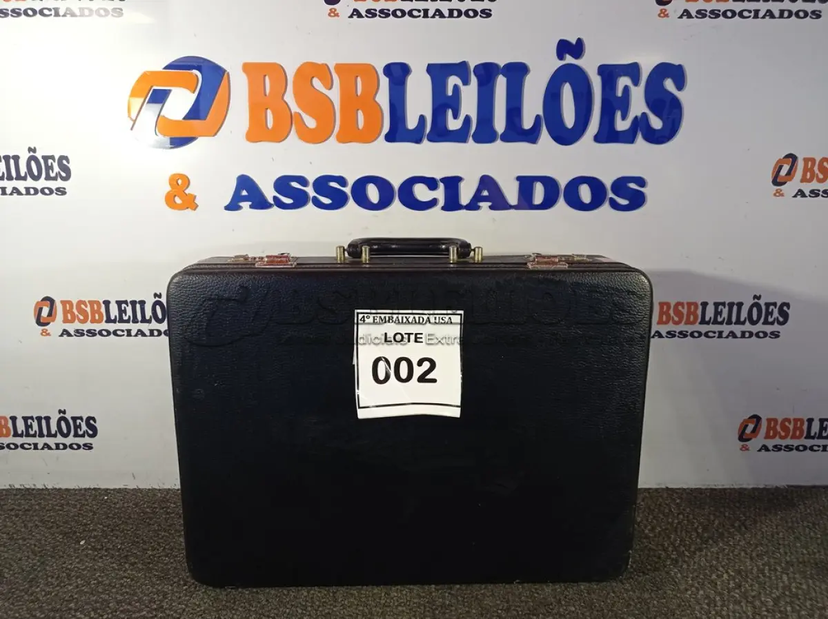 LOTE 002 - 01 MALETA PASTA EXECUTIVA C/SENHA. (BRIEFCASE) (NO ESTADO EM QUE SE ENCONTRA. SUJEITO A AVARIASOCULTAS/VISÍVEIS.)0000085