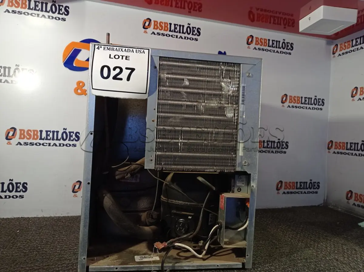 LOTE 027 - 01 MOTOR DE BEBEDOURO DRINKING WATER COOLER ELKAY. (NO ESTADO EM QUE SE ENCONTRA. SUJEITO A AVARIAS OCULTAS/VISÍVEIS.) 0000093