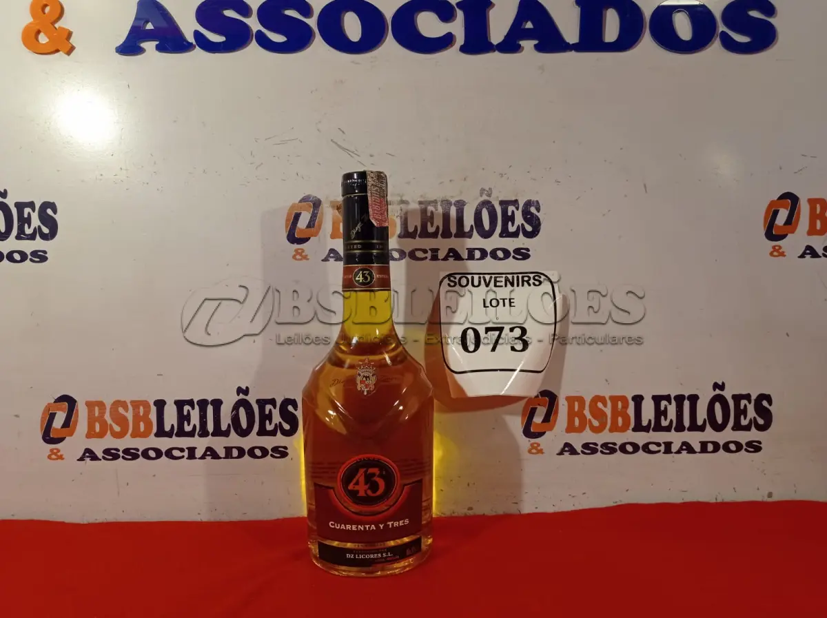 LOTE 073 - 01 GARRAFA DE LICOR 43 700ML. (NO ESTADO EM QUE SE ENCONTRA) ATENÇÃO! FAZER A VISITAÇÃO ANTES DE ARREMATAR, NÃO SABEMOS SE FUNCIONA. LEILÃO NÃO TEM GARANTIA E NEM DEVOLUÇÃO, SUJEITO A POSSÍVEIS AVARIAS VISÍVEIS/OCULTAS E/OU AUSÊNCIA DE COMPONENTES.  