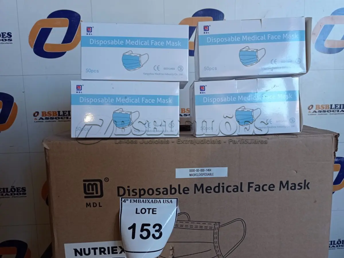 LOTE 153 - 01 CAIXA COM MÁSCARAS HOSPITALARES (BOXES WITH MISCELANEOUS). (NO ESTADO EM QUE SE ENCONTRA. SUJEITO A AVARIAS OCULTAS/VISÍVEIS.) 0000086