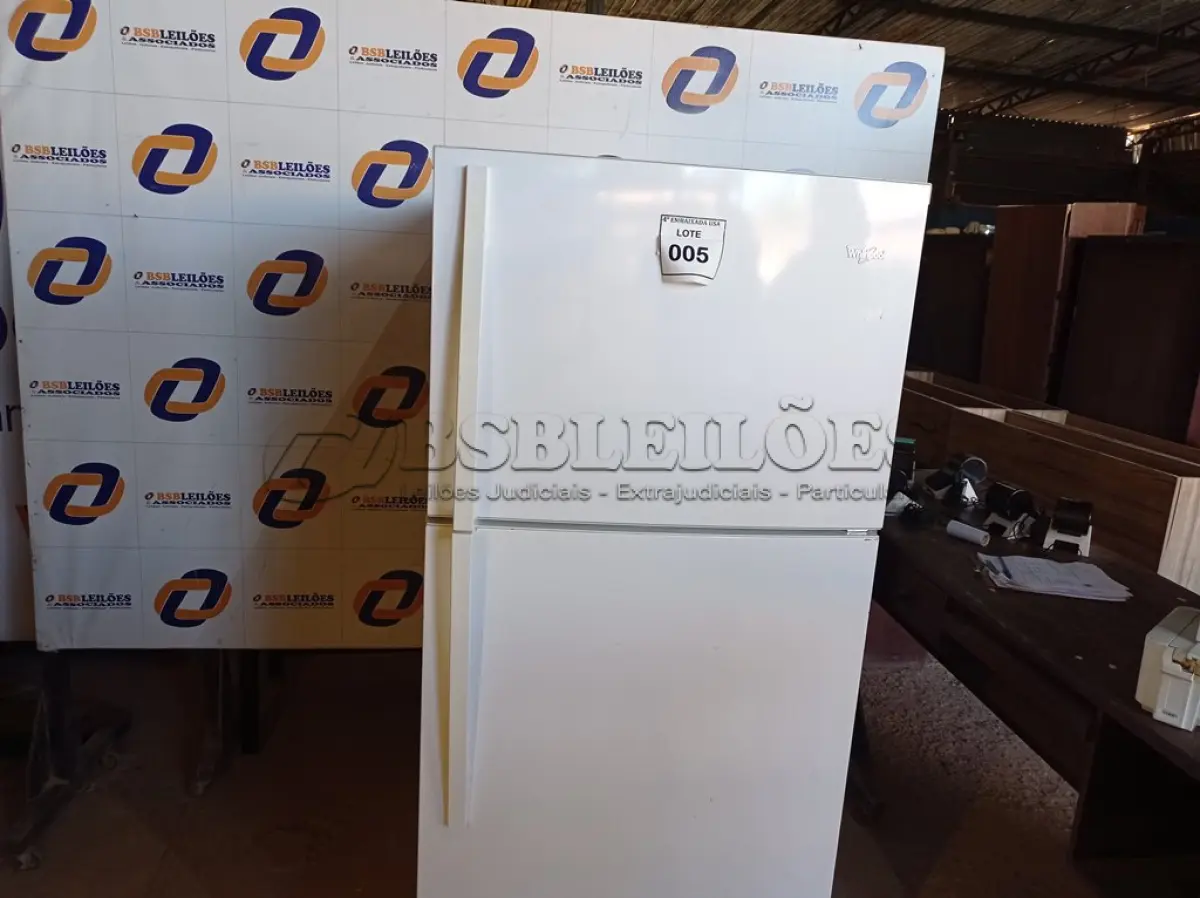 LOTE 005 - 01 GELADEIRA MODELO WRT3L9SZY*0* WHIRLPOOL 115V (REFRIGERATOR). (NO ESTADO EM QUE SE ENCONTRA. SUJEITO A AVARIAS OCULTAS/VISÍVEIS.)BF8602U