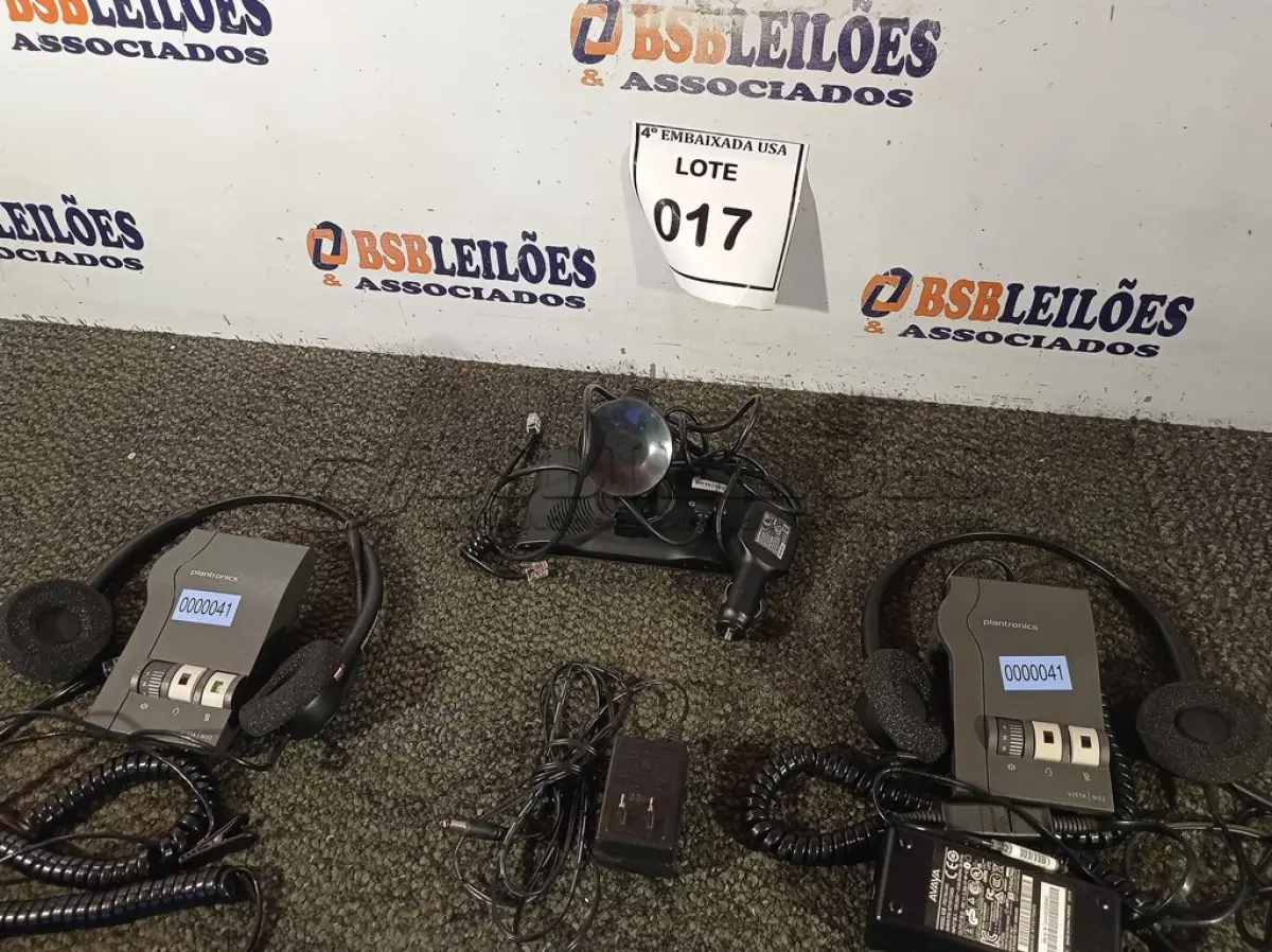 LOTE 017 - 02 APARELHOS AMPLIFICADORES MODULAR UNIVERSAL E 01 GPS. PLATRONICS AUDI. (NO ESTADO EM QUE SE ENCONTRA. SUJEITO A AVARIAS OCULTAS/VISÍVEIS.)0000041- BR160581