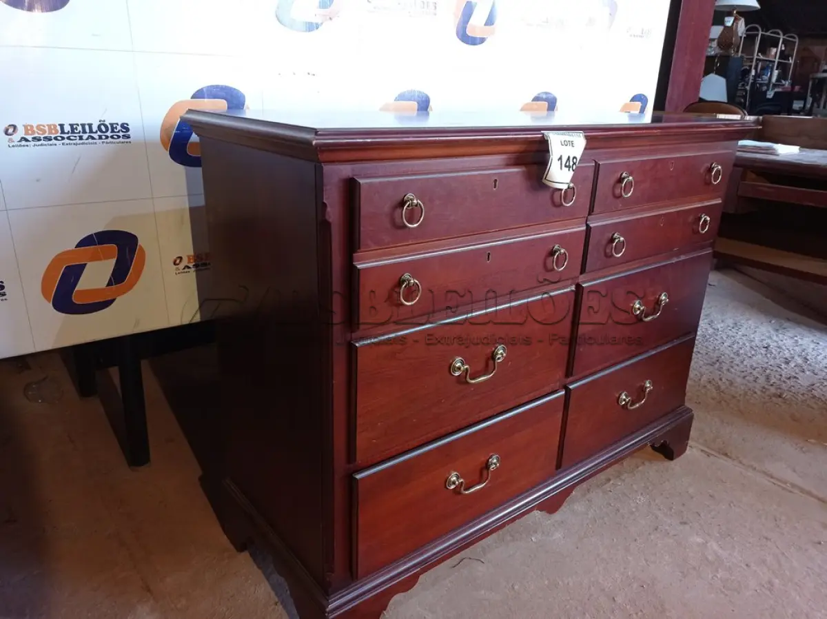 LOTE 148 - 01 CÔMODA EM MADEIRA 6 GAVETAS (DRESSER). (NO ESTADO EM QUE SE ENCONTRA. SUJEITO A AVARIAS OCULTAS/VISÍVEIS.) BF8581K