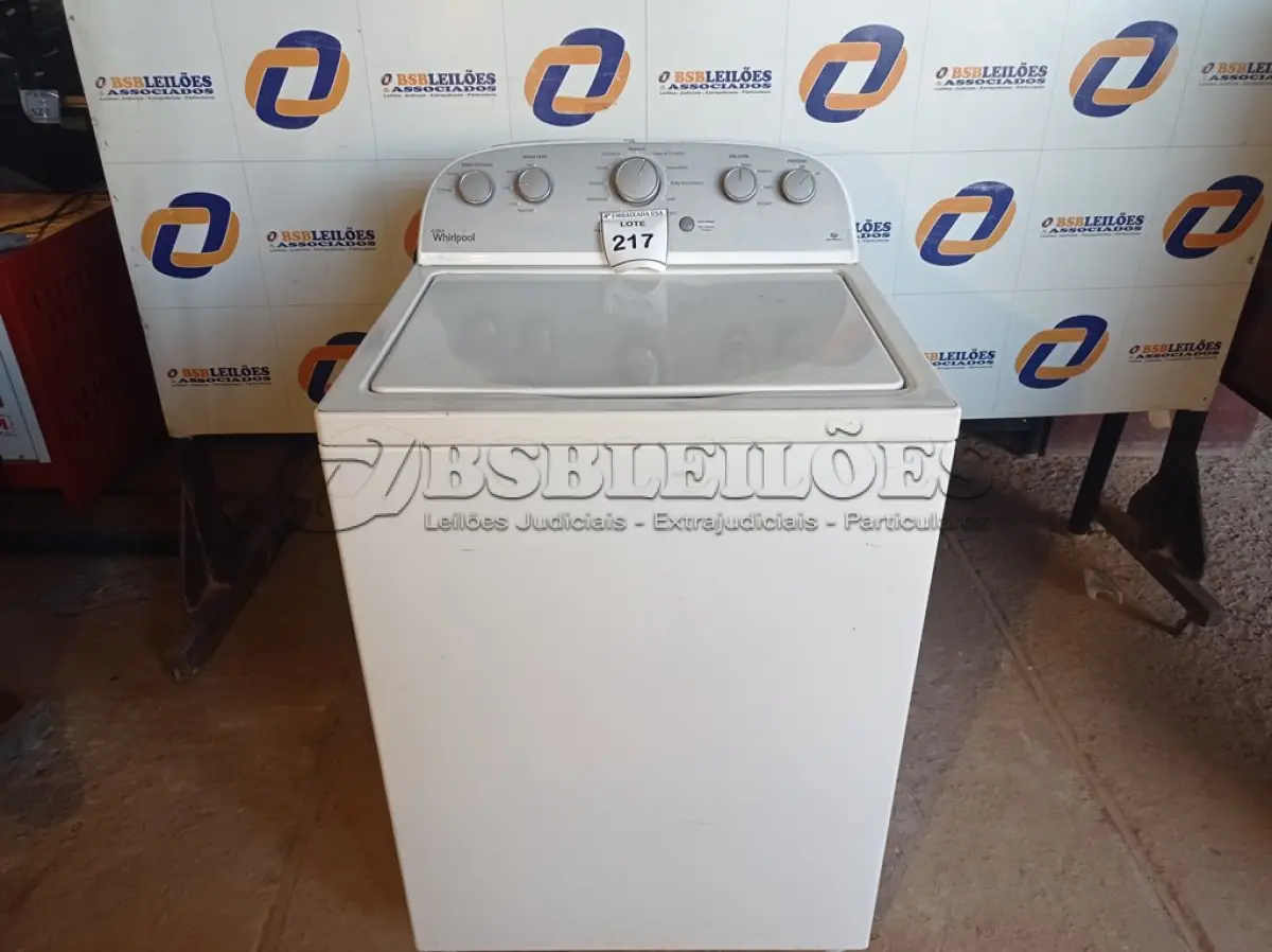 LOTE 217 - 01 MÁQUINA DE LAVAR ROUPAS WHIRLPOOL 115VOLTS (WASHER). (NO ESTADO EM QUE SE ENCONTRA. SUJEITO A AVARIAS OCULTAS/VISÍVEIS.) AV9949T